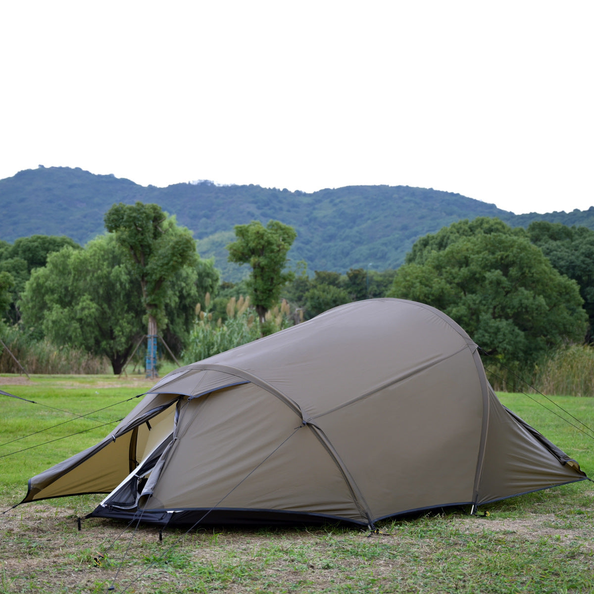 Double door tunnel tent